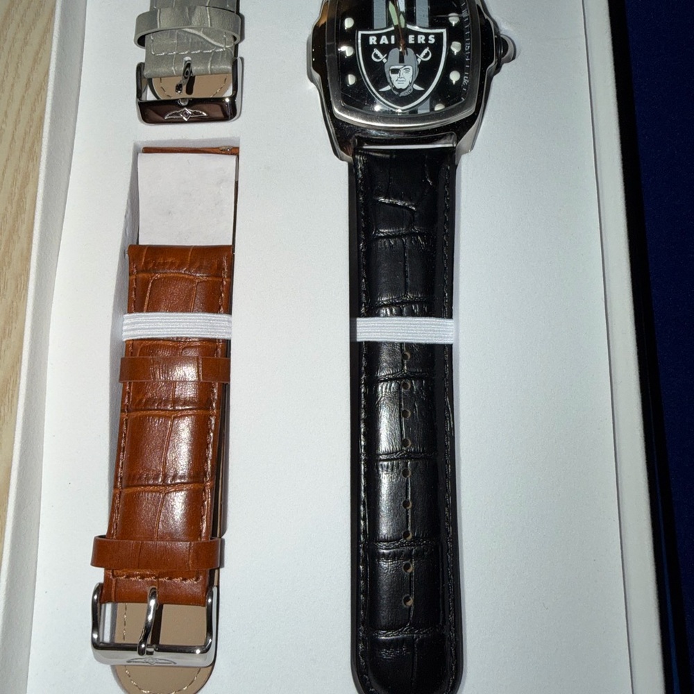 Invicta nfl‎ Las Vegas raiders men’s ltd.edition lupah watch + 2 bonus straps - Picture 4 of 5